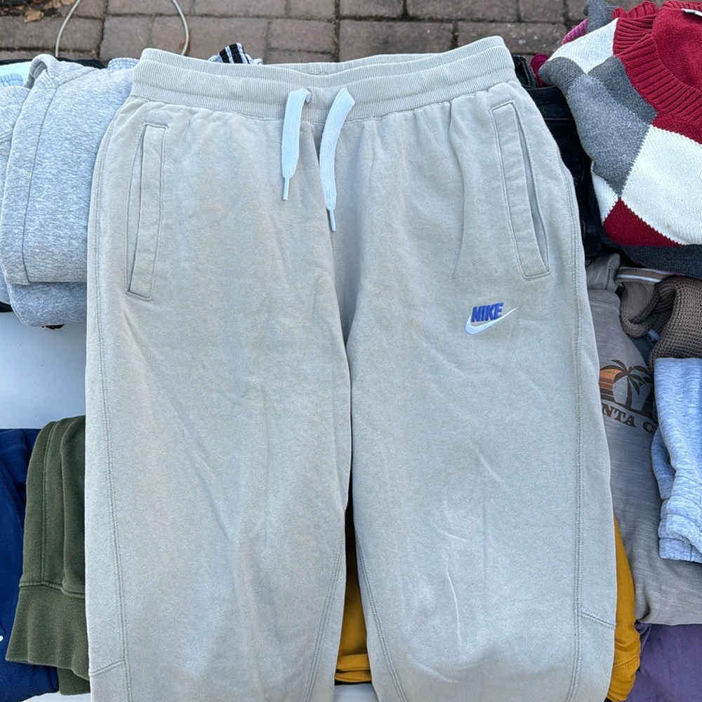 NIKE SWEATS